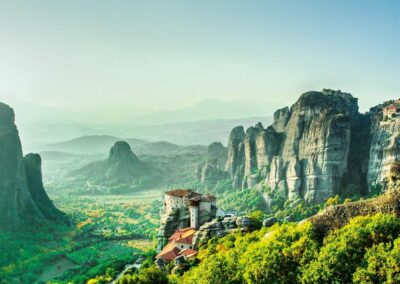 Die schwebenden Klöster Meteora zwischen mächtigen Felsen